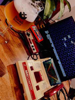こんにちは！キラリブルワリーです✨  仕込み作業が終わり、レトロゲームをプレイ🎮しながらクラフトビール🍺を楽しみました！  完全…